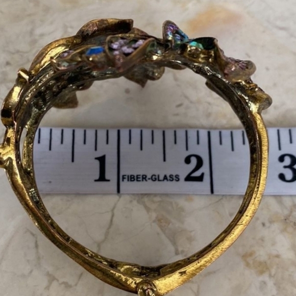 Rhinestone Floral Motif Hinged Cuff Bracelet - Picture 3 of 6